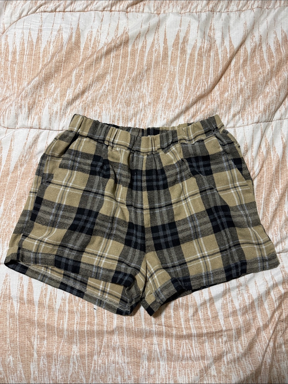 ROMWE Olive and Black Plaid High-Waist Women's Shorts